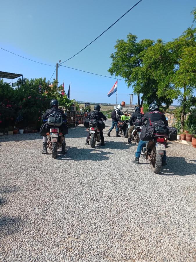 motel ain mersa Ifrane  Bagian luar foto